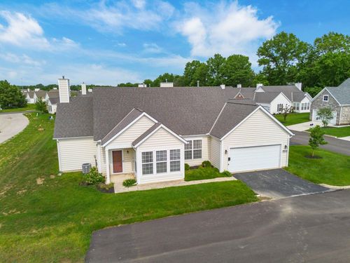 6033 Naughten Pond Dr, Columbus, OH, 43213-7313 | Card Image