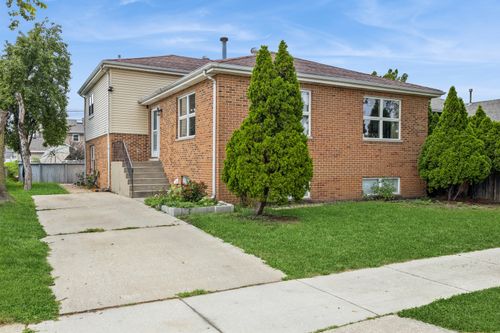 6614 Kane Ave, Hodgkins, IL, 60525-7620 | Card Image