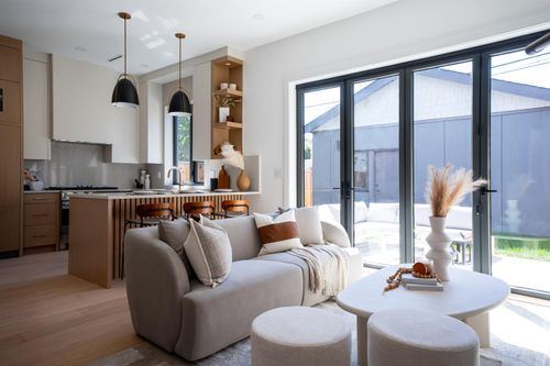 {{alt}} | Card Image