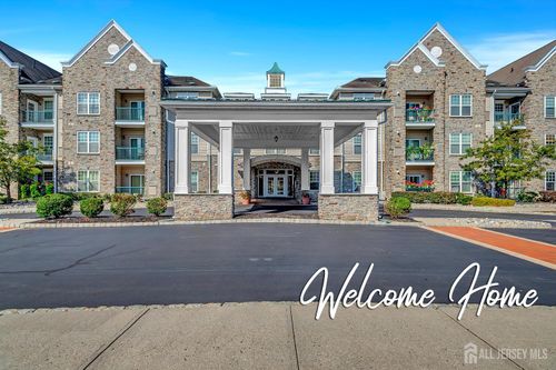 apt-242-100 Middlesex Blvd, PLAINSBORO, NJ, 08536-2091 | Card Image