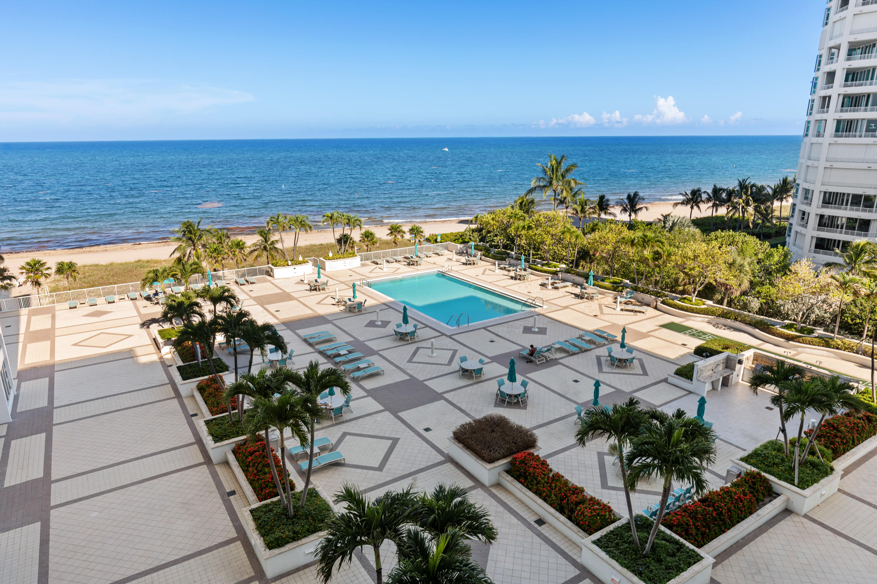 Residential in Lauderdale By The Sea