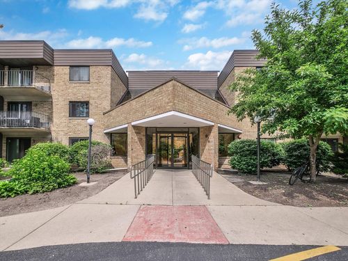 apt-202-5600 Astor Ln, Rolling Meadows, IL, 60008-4188 | Card Image