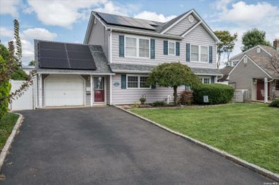 23 Redpoll Lane, House other with 3 bedrooms, 2 bathrooms and null parking in Levittown NY | Image 2