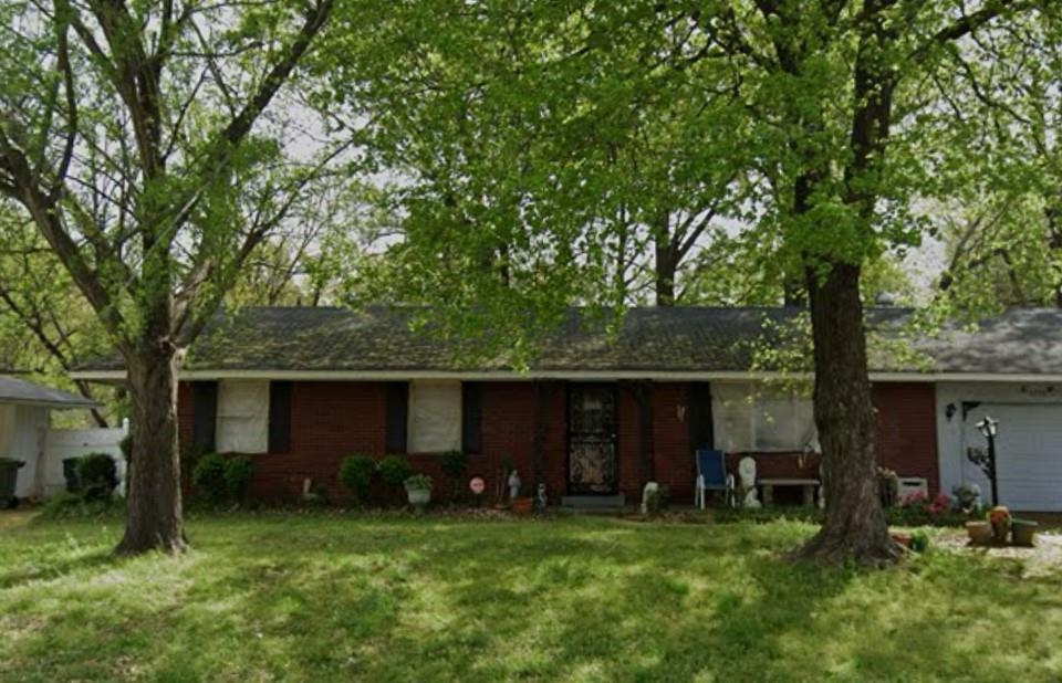 Charles Dr, Memphis, TN 38116