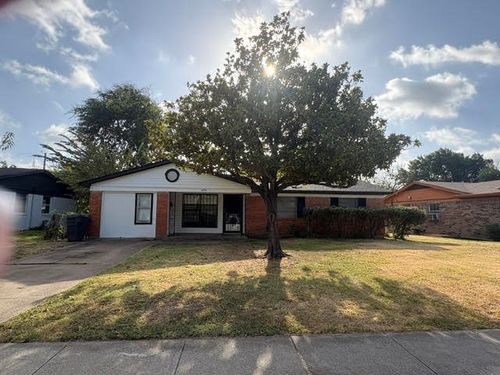 4974 Dupont Drive, Dallas, TX, 75216 | Card Image