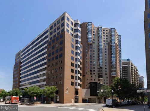 apt-1901-900 N Stafford St, ARLINGTON, VA, 22203-4135 | Card Image