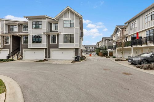 24-20327 72b Ave, Langley, BC, V2Y4J6 | Card Image
