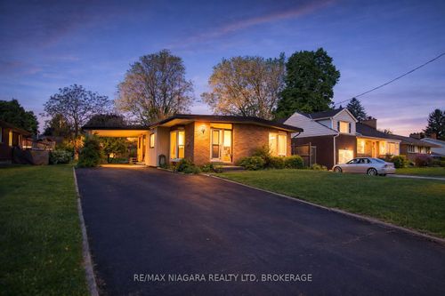 main-3577 Marlborough Pl, Niagara Falls, ON, L2J2S2 | Card Image