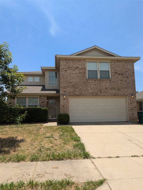 8820 Wagon Trl, Cross Roads, TX, 76227-3827 | Card Image