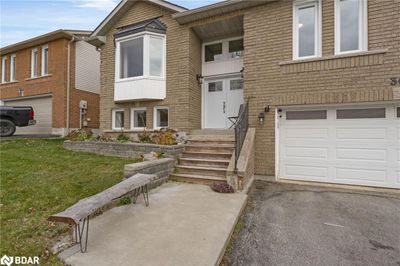 30 Frontier Ave, House other with 3 bedrooms, 2 bathrooms and 4 parking in Orillia ON | Image 3