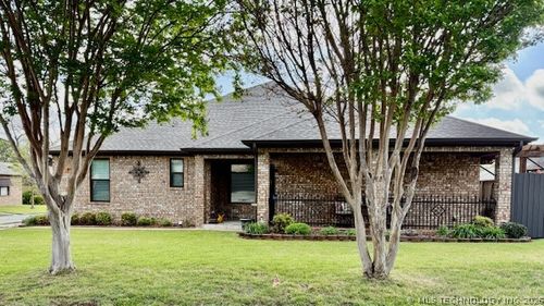 68 Overland Route St, Ardmore, OK, 73401-2916 | Card Image