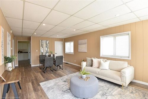 449 Mary St, Hamilton, ON, L8L4X1 | Card Image