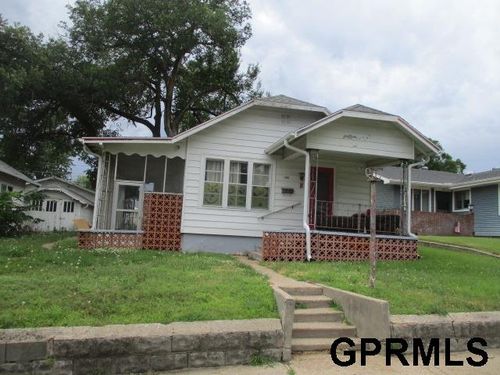 1305 G Street, Fairbury, NE, 68352 | Card Image