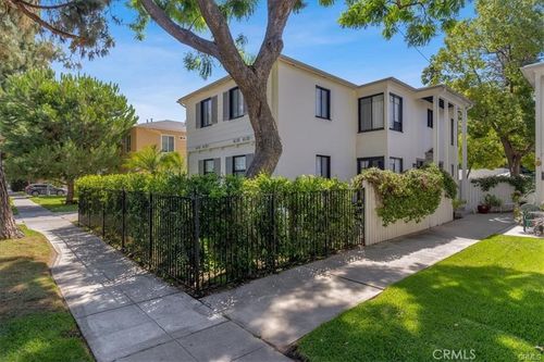 4130 W Toluca Lake Ave, Burbank, CA, 91505-4030 | Card Image