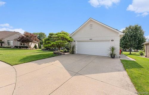 50531 Princeton Dr, Macomb, MI, 48044-1269 | Card Image