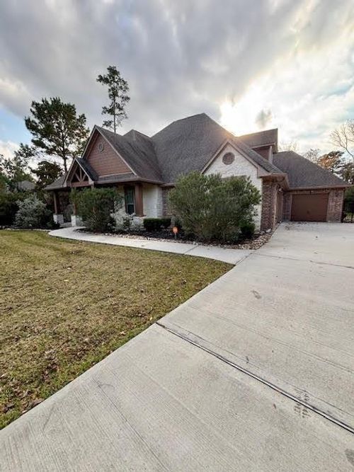 8970 Navigation Cir, Montgomery, TX, 77316-6886 | Card Image