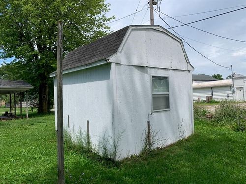 102 W Railroad St, Converse, IN, 46919-2100 | Card Image