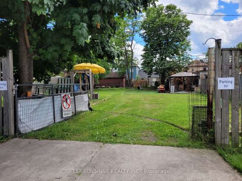 4 Solidarnosc Pl, Hamilton, ON, L8L2V3 | Card Image