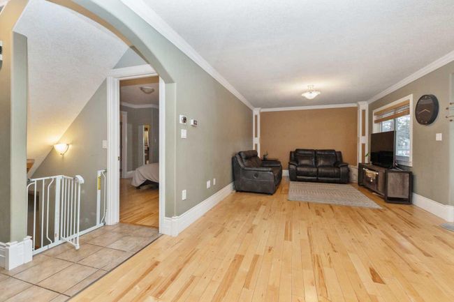 5804 44 Avenue, Home with 4 bedrooms, 3 bathrooms and 2 parking in Red Deer AB | Image 6