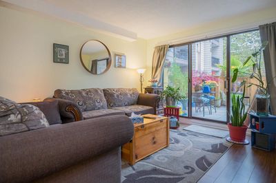 114 - 1442 Blackwood St, Condo with 2 bedrooms, 1 bathrooms and 1 parking in White Rock BC | Image 3