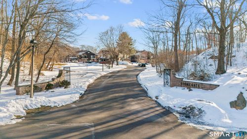 d-19 Stonegate, Branford, CT, 06405-4316 | Card Image