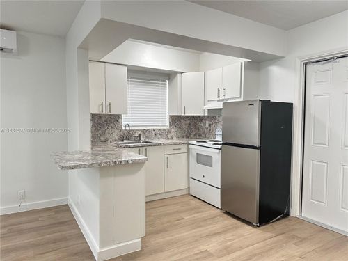 apt-3-1045 Ne 15th St, Fort Lauderdale, FL, 33304-4829 | Card Image