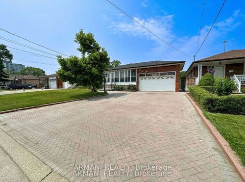 74 Falstaff Ave, North York, ON, M6L2E3 | Card Image