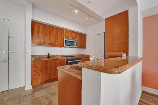 UNIT-2105W - 1745 E Hallandale Beach Blvd, Condo with 2 bedrooms, 2 bathrooms and null parking in Hallandale Beach FL | Image 10