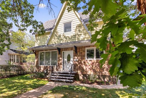 440 Hochelaga St W, Moose Jaw, SK, S6H2G9 | Card Image
