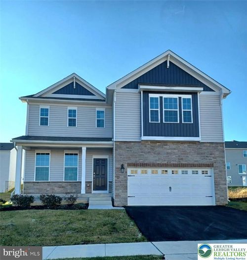 137 Winding Rd, Forks Twp, PA, 18040-8807 | Card Image