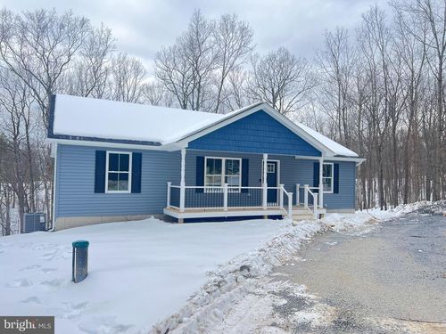 256 Round Top Ln, BERKELEY SPRINGS, WV, 25411 | Card Image