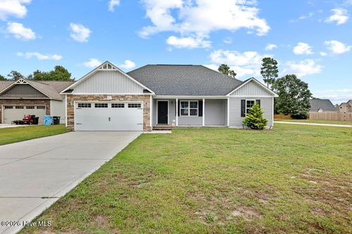 211 Rowland Dr, Richlands, NC, 28574-8458 | Card Image