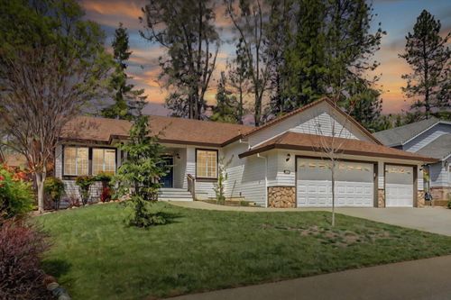 151 Holbrooke Way, Grass Valley, CA, 95945-9700 | Card Image