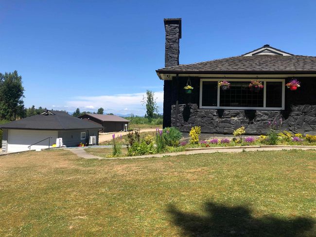 28585 Townshipline Road, House other with 5 bedrooms, 2 bathrooms and 12 parking in Abbotsford BC | Image 2
