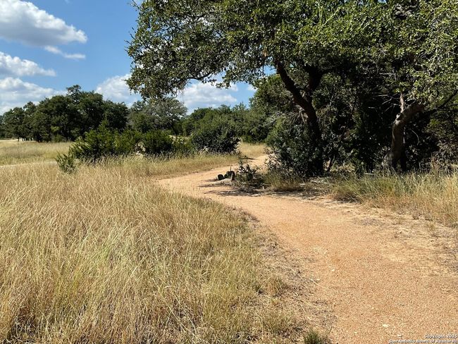 1 Vaquero Pass, House other with 4 bedrooms, 4 bathrooms and null parking in Boerne TX | Image 6