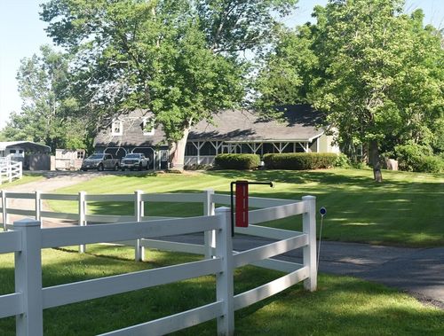 111 Northwest Rd, Spencer, MA, 01562-1019 | Card Image