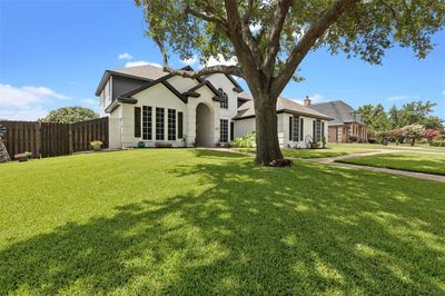 View of front of property with a front yard | Image 3