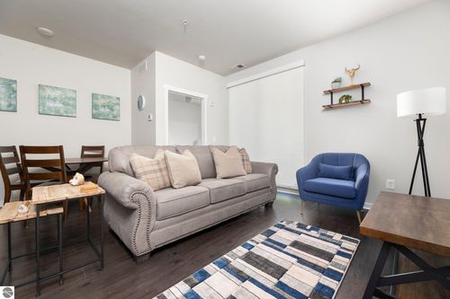 apt-116-630 S Garfield Ave, Traverse City, MI, 49686-3488 | Card Image