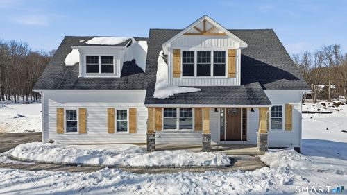 42 Holcomb St, Simsbury, CT, 06070-1110 | Card Image