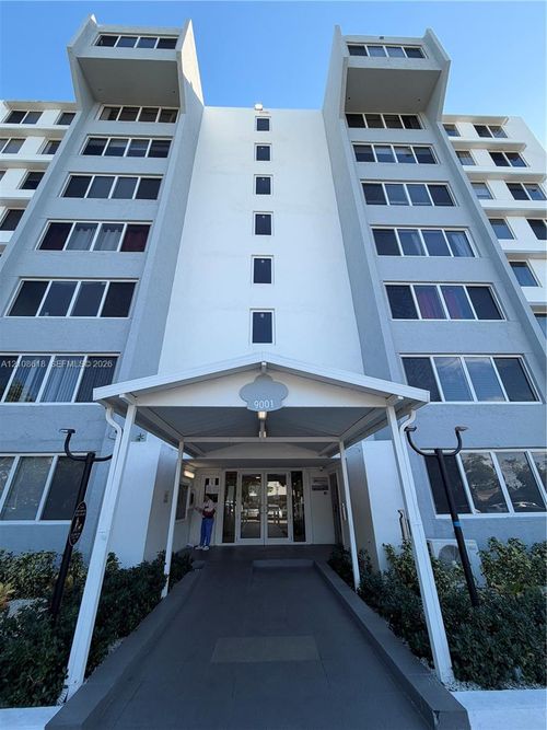 c605-9001 Sw 77th Ave, Miami, FL, 33156-7647 | Card Image