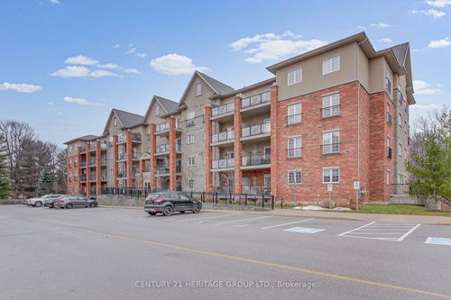 204-43 Ferndale Dr S, Barrie, ON, L4N5W6 | Card Image