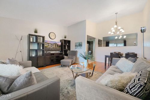 apt-214-2743 Colonial Dr, Pigeon Forge, TN, 37863-7010 | Card Image