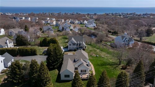 25 Southern View Dr, Narragansett, RI, 02882-5555 | Card Image