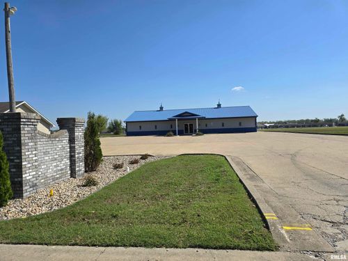 30 Veterans Dr, Harrisburg, IL, 62946-3320 | Card Image
