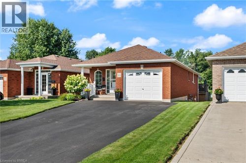 44 Macpherson Dr, Paris, ON, N3L4C8 | Card Image