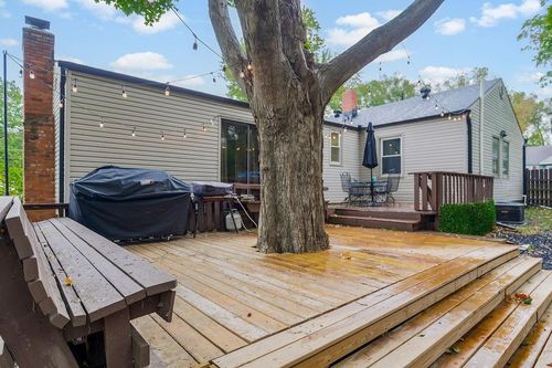 8304 Mercier St, Kansas City, MO, 64114-2128 | Card Image