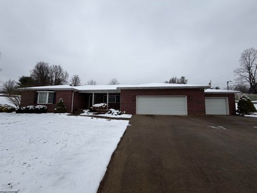 901 Riverview Dr, Fairmont, WV, 26554-8307 | Card Image