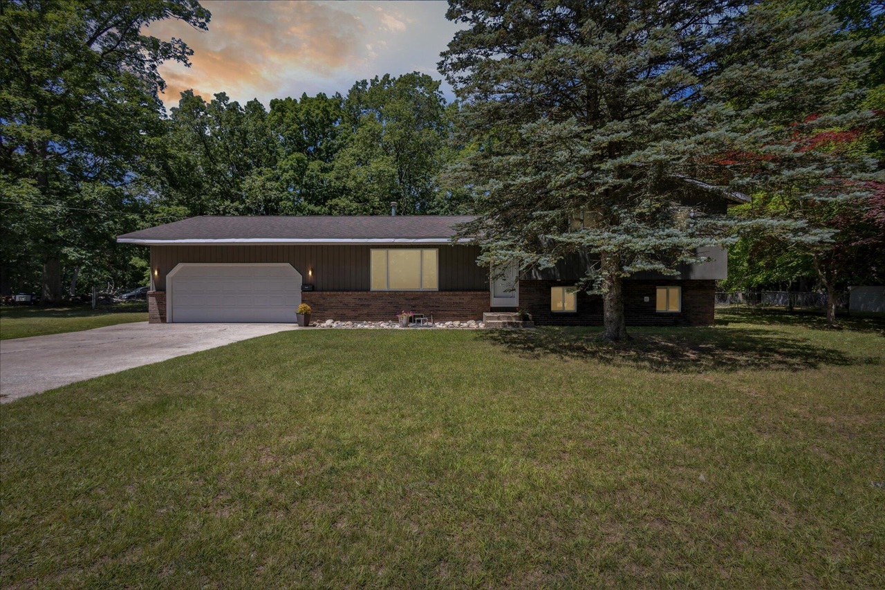 Strong St, Montague, MI 49437