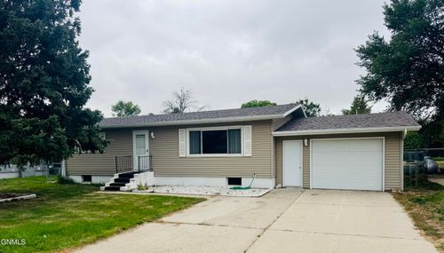 1007 Blackstone Lane, Beulah, ND, 58523 | Card Image