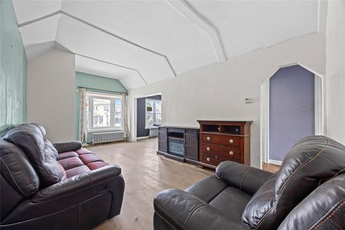 2015 45th St, Astoria, NY, 11105-1228 | Card Image